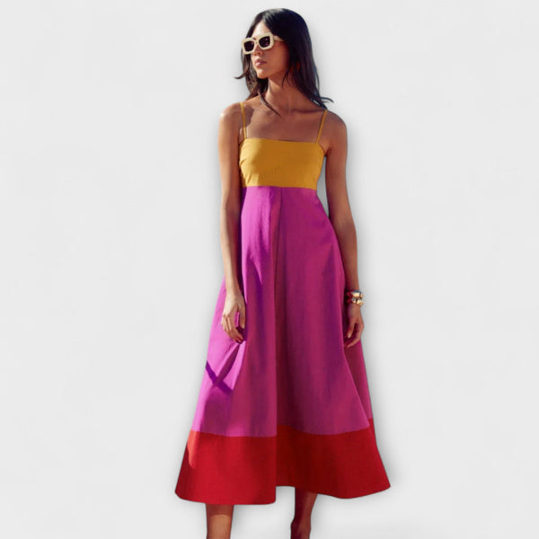 Haljina s naramenicama u color block stilu
